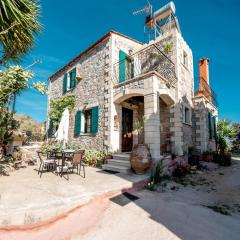 Maria's Serene Countryside Retreat