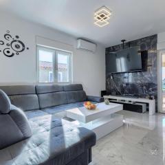 Holiday Home Damir by Interhome