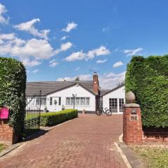 RAF CONNAHS QUAY Luxury Apartment