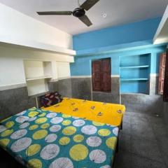 Iconic HOSTEL 01 km from Railway Station