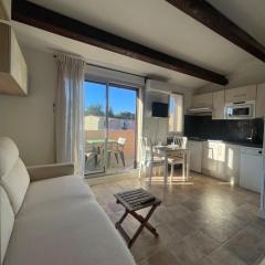 Appartement Pinède Piscine Clim proche Plage village naturiste