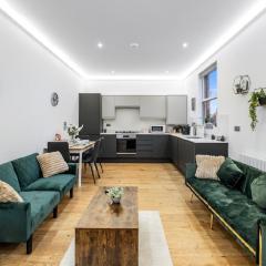 Entire home in Greater London 2bedroom flat 9sleep, great for contractors, group and family