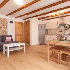 Carera Corner 1BDR Apartments by Irundo