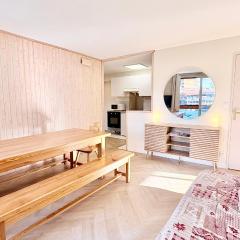 T3 Vanguard in front of ski school