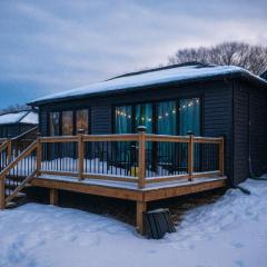 2-bedroom Lake Front Cottage in Harwood ON #1