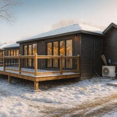 2-bedroom Lake Front Cottage in Harwood ON #3