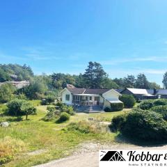 Cottage near beach and jetty SE09159