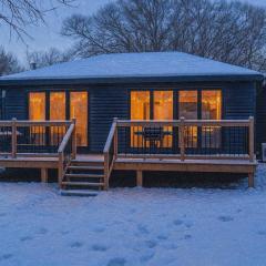 2-bedroom Lake Front Cottage in Harwood ON #4