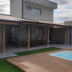Recanto Caraguá, 2 Suites com Ar Cond, Piscina e Churrasqueira