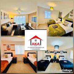 4 bedroom Sleeps 8 Longstay Discounts FreeParking Free WiFi