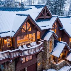 Mountain Village Retreat with Hot Tub Sauna & Views