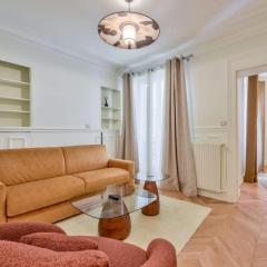 TOUR 1 Renovated 1 Bed Paris 75016 Passy
