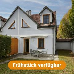 DAS BURGENNEST, 5 Personen - 1 Preis, Bademantelgang zur Therme Lutzmannsburg, Garten, Gratis Parkplatz