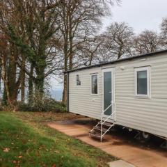 6 Manor Park - 3 Bedroom - Sea views nearby