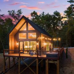 Cabin w Hot Tub & CoffeeEspresso Bar Near Helen