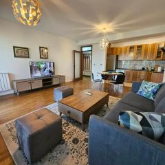 Lovely square apartment Purple Velvet 43 Macedonia Stree