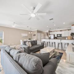 Royal Palms Retreat l Ocean Views l Dog Friendly l Steps to the Beach l Community Pool