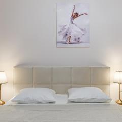 CityLight Apartment with Balcony and Self Check-in