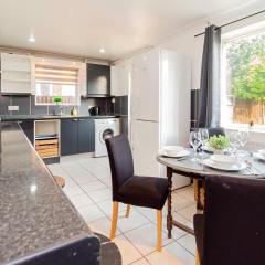 Beautiful 3 Bedroom Home with Parking & Garden