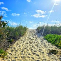 Private House Walk to the Beach & Parks! Large Decks, Family Vacation! Hammock Beach