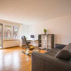 Central Bern Flat - Balcony & Bundeshaus View