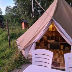 Grande tente au pied du Vercors