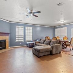 SeaWorld‑Close • 4BR + Fireplace