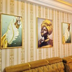 Studio de luxe discret propre avec Wi-Fi