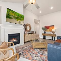 The Landmark with Two King Beds, Garage and Fireplace