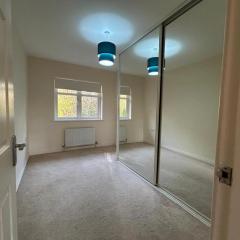 3BR House Sleeps 6 with Parking Near Ormeau Park
