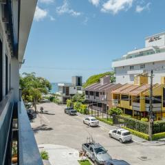 Apto c/ Churrasqueira a 85 m da Praia DOI0203