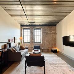 Cozy Double Queen Apartment Close to Fiserv with Parking