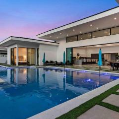 Sleeps 28 2 Luxe Villas w Pickleball Court Bravo Villas Dorada by AvantStay