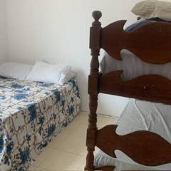 Apartamento Barra com quartos compartilhados