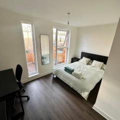 The Green Room - Fast Wi-Fi - New Built Modern House