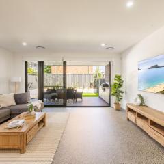 Summer Dayz Shoal Bay, 21B Tomaree Rd - ducted air and WiFi