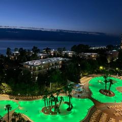 Lux Apartment in Dreamland Oasis