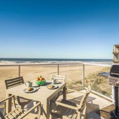 Moonlight by AvantStay Modern Home w Views Direct Access to Rockaway Beach