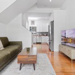 Modern Chic Fishtown-Philly Home with Roof Deck