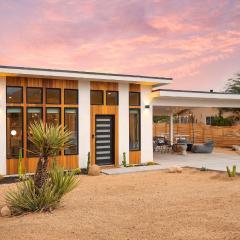 Chicory by AvantStay Modern Desert Retreat w Hot Tub