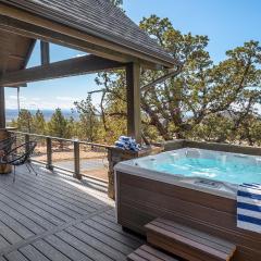 Starview at Brasada Ranch Resort by AvantStay Stunning Home w HotTub Close To World Class Golf