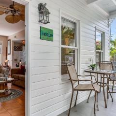 Land Of Love by AvantStay Pets Allowed Shared Pool Great Location Month Long Stays Only