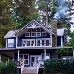 Westside Waterfront View Home - AvantStay Hot tub