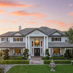 Grand Contento by AvantStay Extraordinary Estate w Pool Movie Room