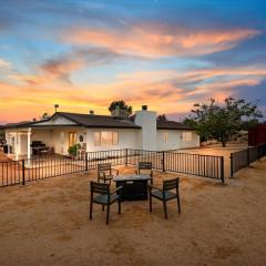 Navigate Stays Peaceful Escape w Hot Tub & Views