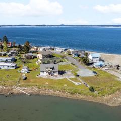 Sunny by the Sound by AvantStay Coastal Escape