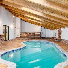 Honeypot by AvantStay Indoor Pool Hot Tub