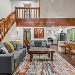 The Tranquil Trails by AvantStay Lake Access Deck Fireplace