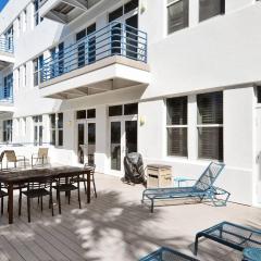 Sundown Refuge by AvantStay Top Location w Patio Outdoor Dining Shared Pool Month Long Stays