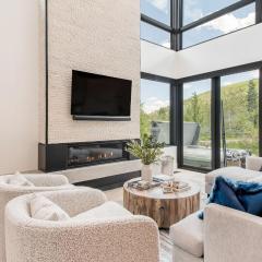 Encore by AvantStayMinutes from the Slopes in PC w Hot Tub